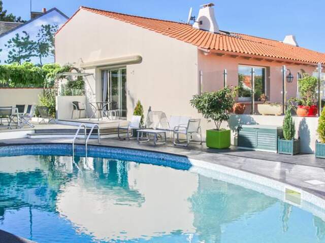Maison en pierre de 6 pièces principales — photo du bien