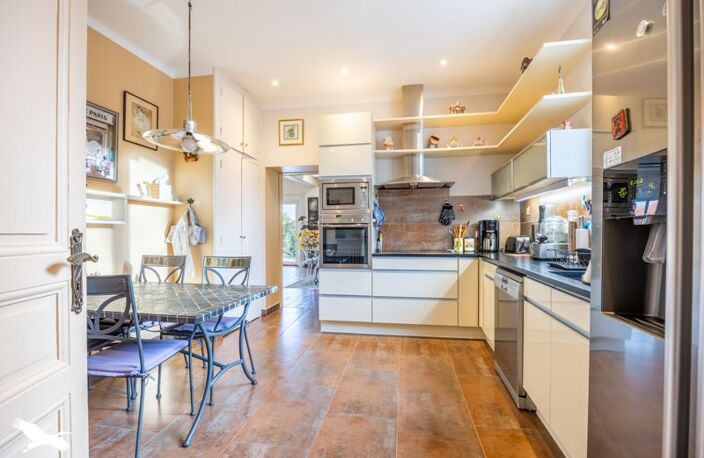 Maison en pierre de 6 pièces principales — photo 2