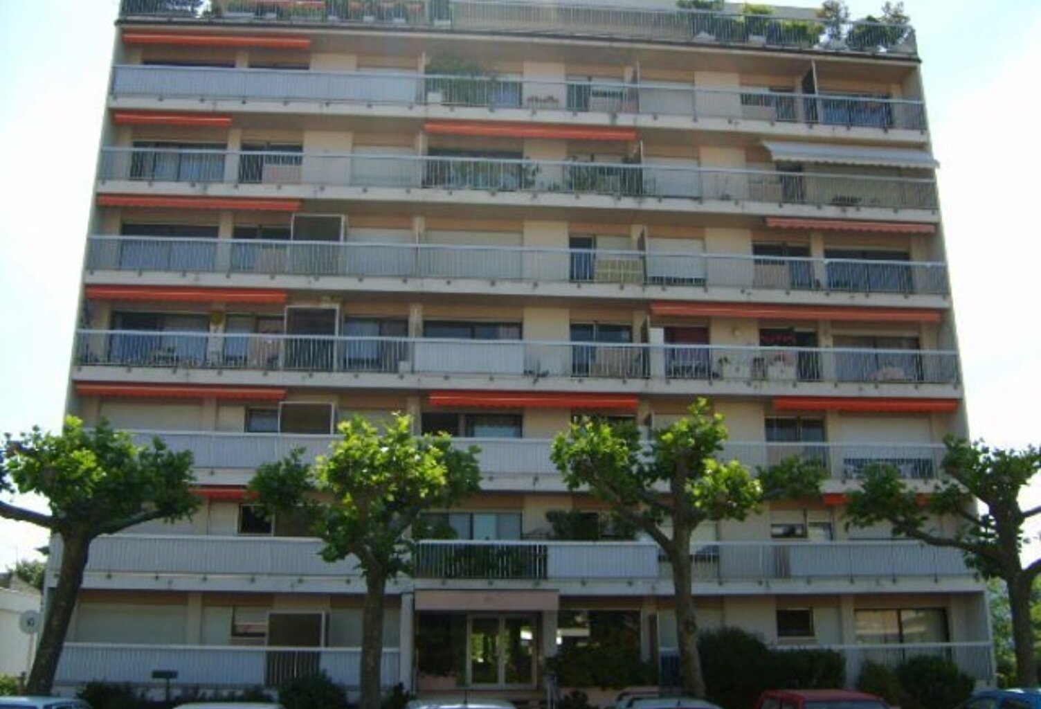 Garage sur arrêt de Tram — photo 1