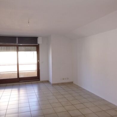 Appartement 2 pièces 905 €