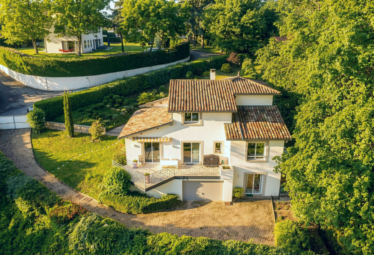 MAISON - 210m2 - CHARBONNIÈRES-LES-BAINS — photo 1
