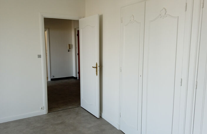 Appartement T2 -55M2 avec balcon — photo 3