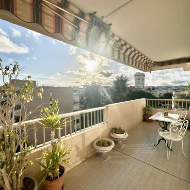 Appartement 3 pièces 640500 €