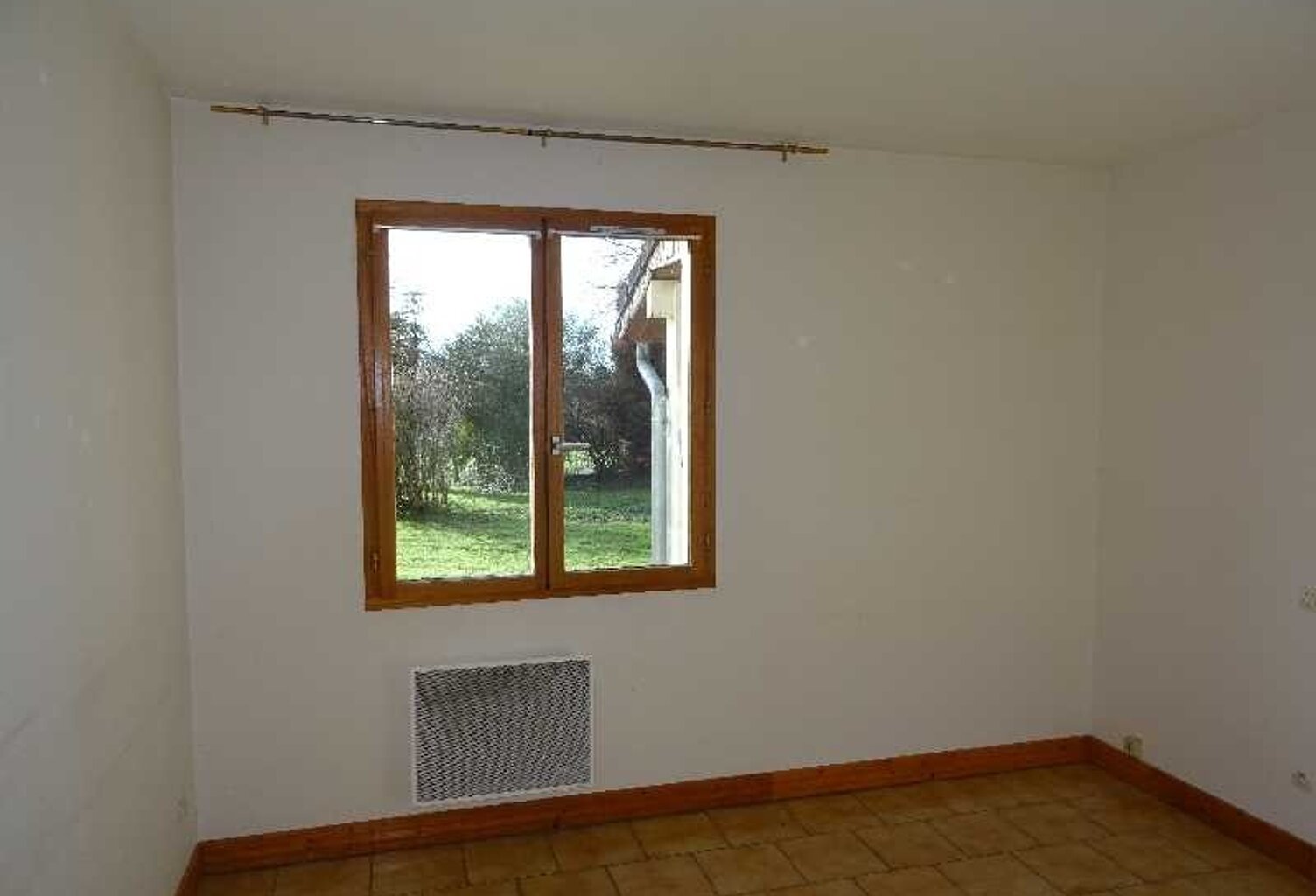 A VERNEUIL SUR VIENNE MAISON DE PLAIN PIED DE 95 M² 3 BELLES CHAMBRES SUR 1509 M² DE TERRAIN — photo 1