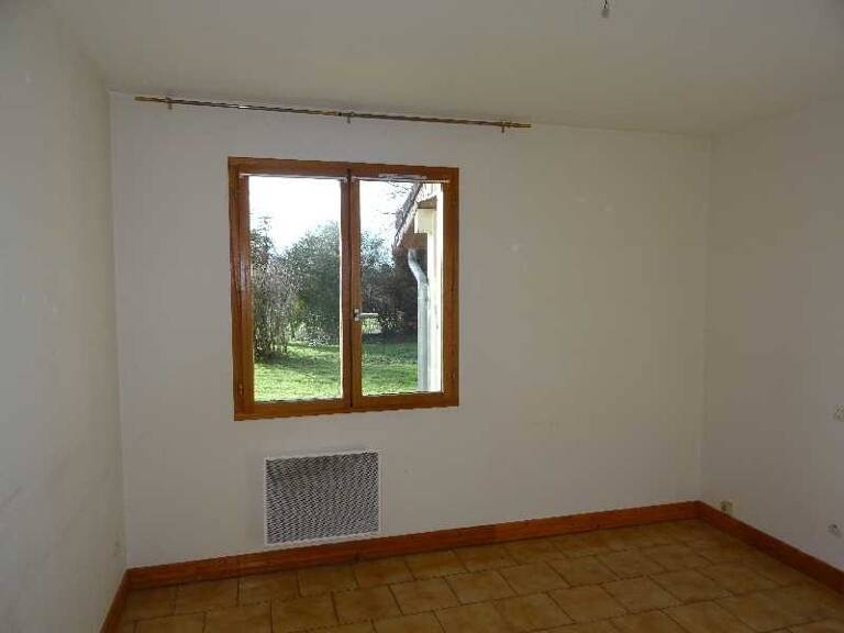 A VERNEUIL SUR VIENNE MAISON DE PLAIN PIED DE 95 M² 3 BELLES CHAMBRES SUR 1509 M² DE TERRAIN — photo 1
