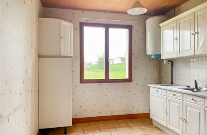 A VERNEUIL SUR VIENNE MAISON DE PLAIN PIED DE 95 M² 3 BELLES CHAMBRES SUR 1509 M² DE TERRAIN — photo 2
