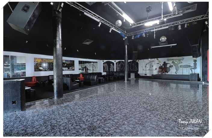 À VENDRE – ENSEMBLE DE BÂTIMENTS À FORT POTENTIEL COMMERCIAL - GOURBEYRE (971) — photo 4