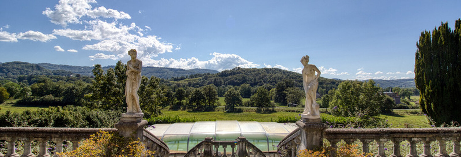 Maison 12 Pièces 660 m² à vendre à Ydes (15210)