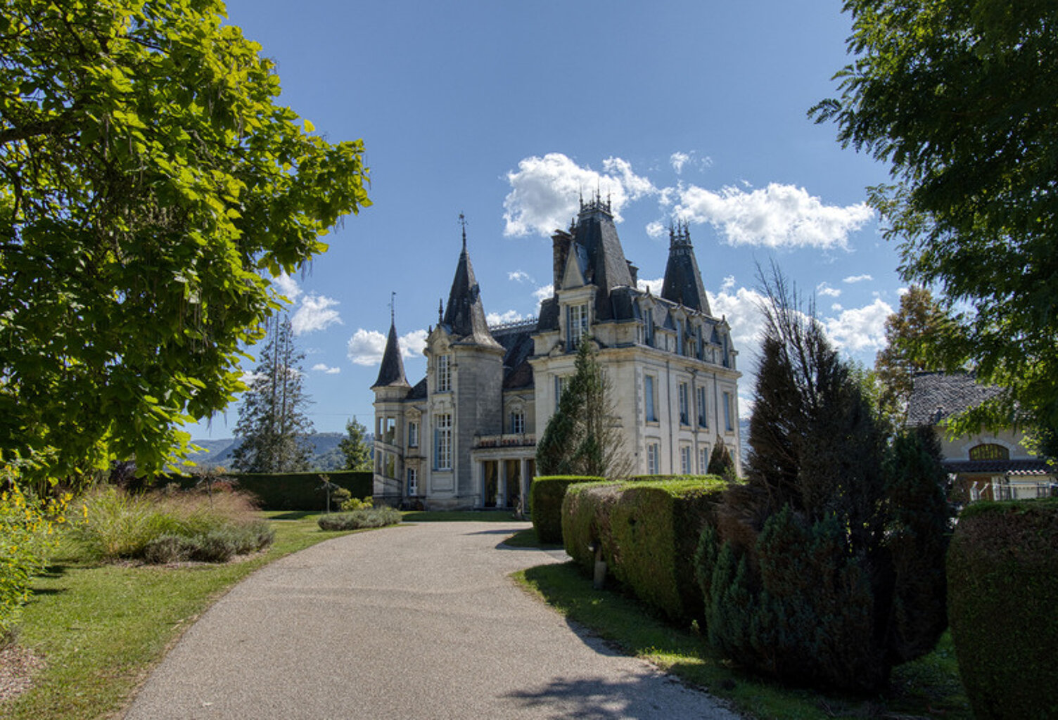 À Vendre - Magnifique Château Néo-Renaissance au Cœur du Pays Vert, Cantal — photo 1