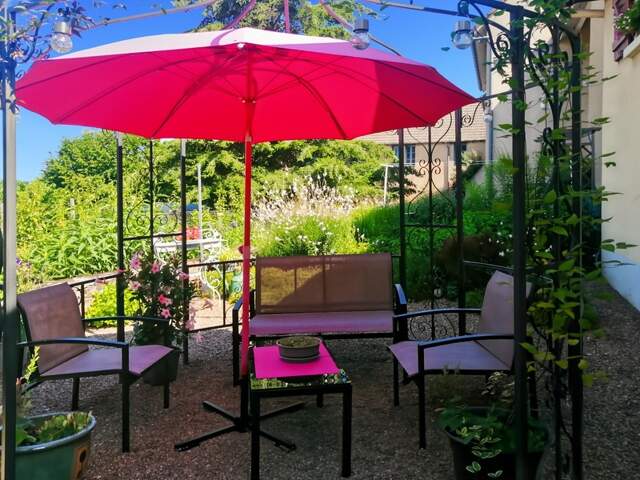 Charolles, pour investisseur, maison mitoyenne de ville, vendue avec loctaire en place — photo du bien
