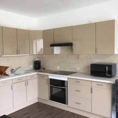 Appartement 3 pièces 850 €