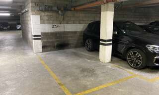 Garage   m² à louer à Paris 11 (75011)