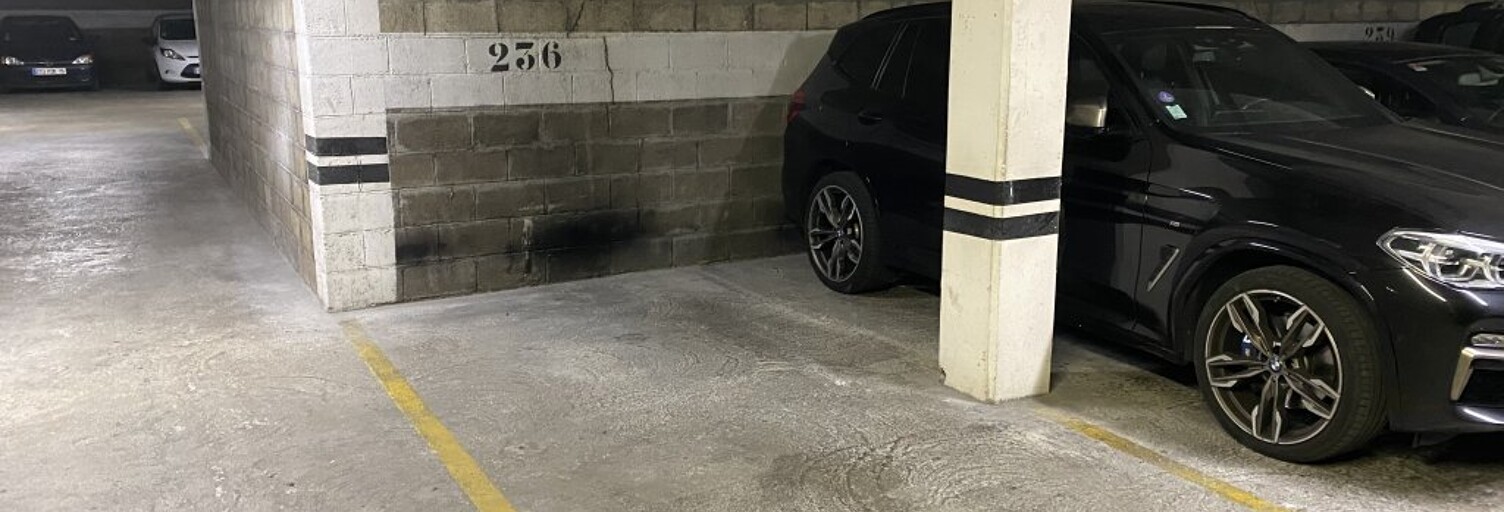 Garage   m² à louer à Paris 11 (75011)