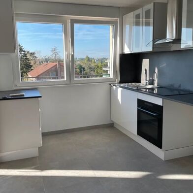 Appartement 3 pièces 815 €