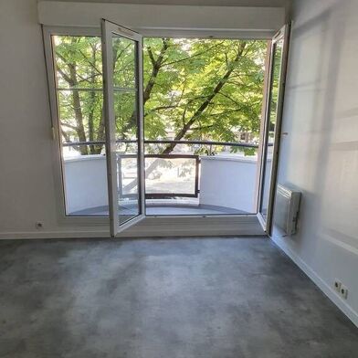 Appartement 1 pièces 820 €