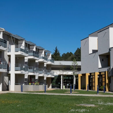 Appartement 3 pièces 696 €