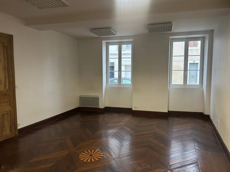 Local commercial À Louer - ST SEVER — photo 1