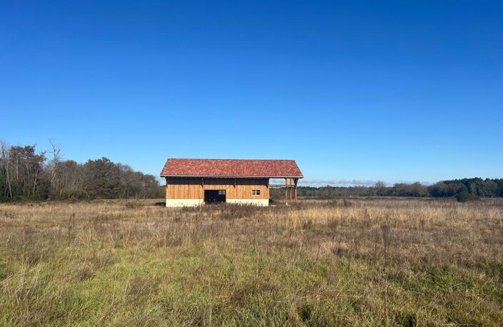 Vaste terrain constructible à vendre avec dépendance neuve — photo 4