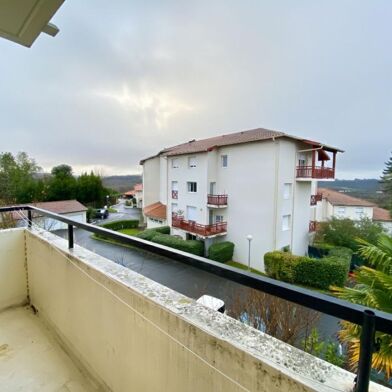 Appartement 3 pièces 890 €