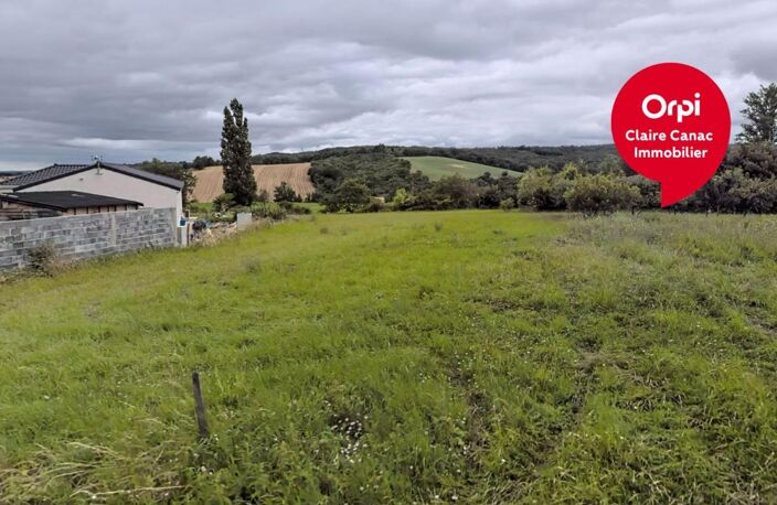 Terrain À Vendre à Saint-Gauzens 4 411 m2 — photo 2