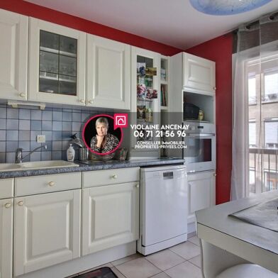 Appartement 4 pièces 956 €