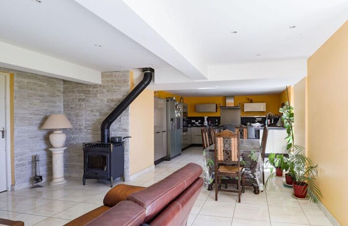 Propriété au calme, proche Puylaurens, avec grands volumes et potentiel — photo 3