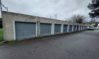 Garage   m² à louer à Condrieu (69420)