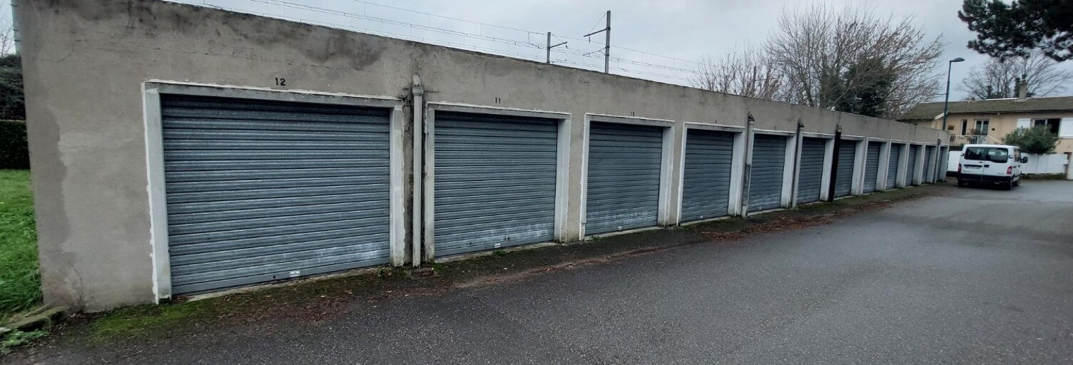 Garage   m² à louer à Condrieu (69420)