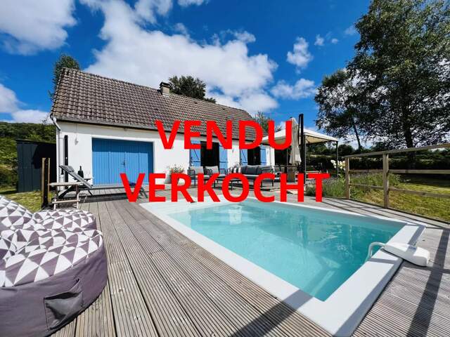 Maison avec vue magnifique et petite piscine à vendre en Bourgogne — photo du bien