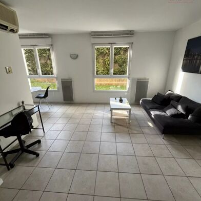 Appartement 2 pièces 830 €