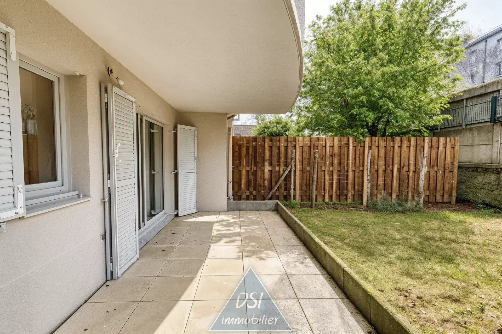 Villefranche sur saone - t2 48,87m² - terrasse 15m² - jardin 60m²