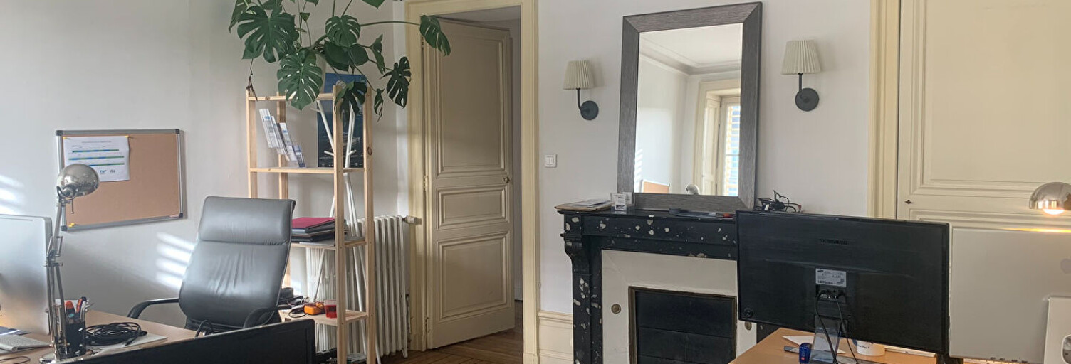 Bureau 4 Pièces 87 m² à louer à Nantes (44000)