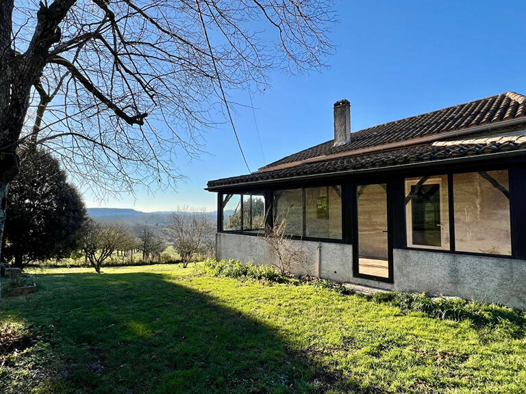 Maison de campagne en pierre , très belle vue position dominante — photo 1