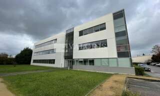 Bureau  538 m² à louer à Dardilly (69570)