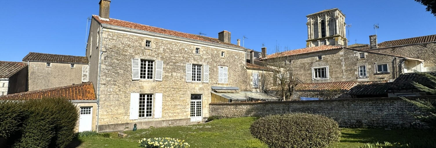 Maison 12 Pièces 312 m² à vendre à Maillezais (85420)