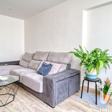 Appartement 4 pièces 220000 €