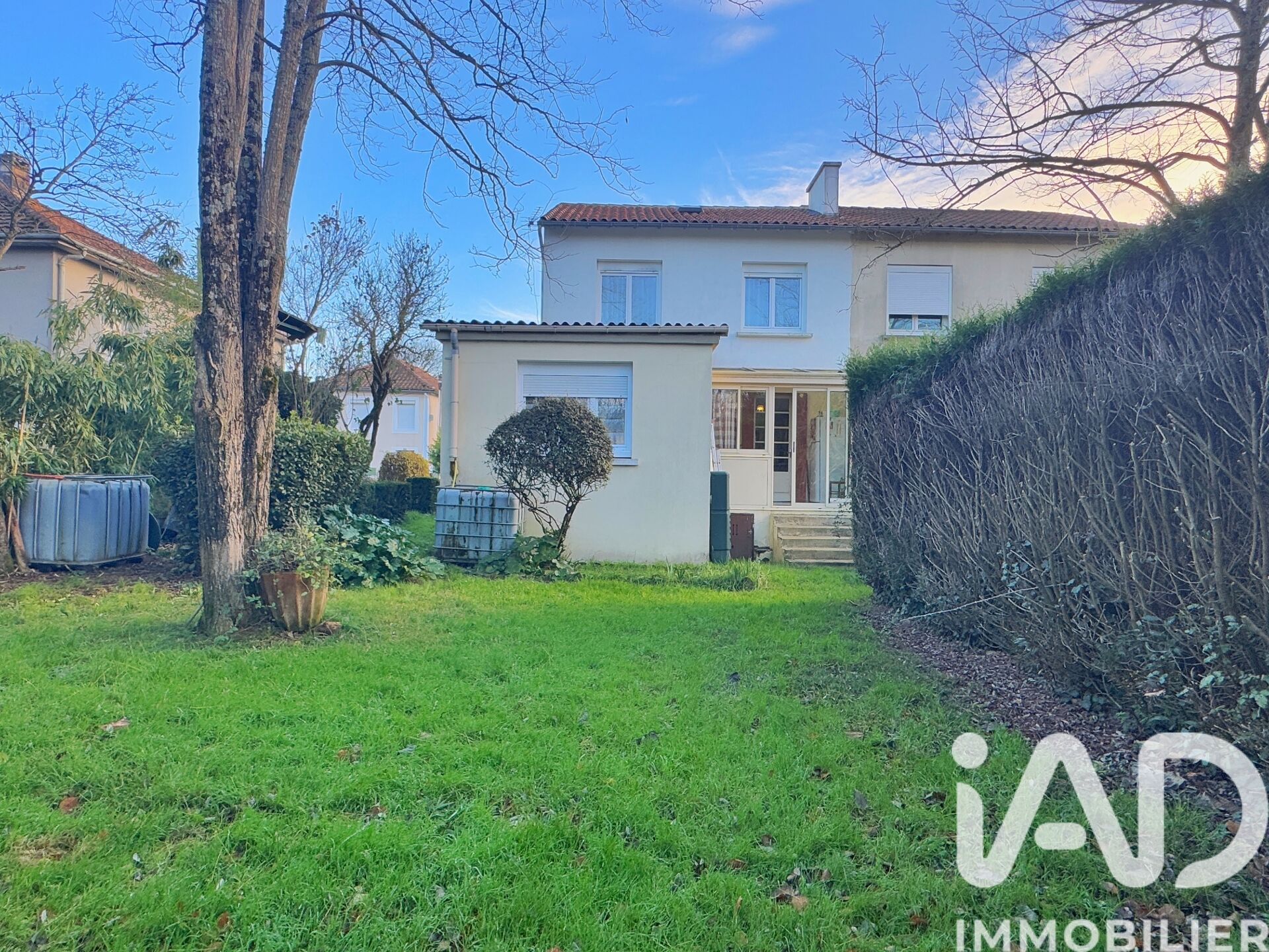 Sauze-Vaussais - 79m² - 4p. - 3ch.