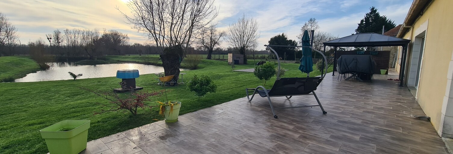 Maison 9 Pièces 213 m² à vendre à Puy-du-Lac (17380)