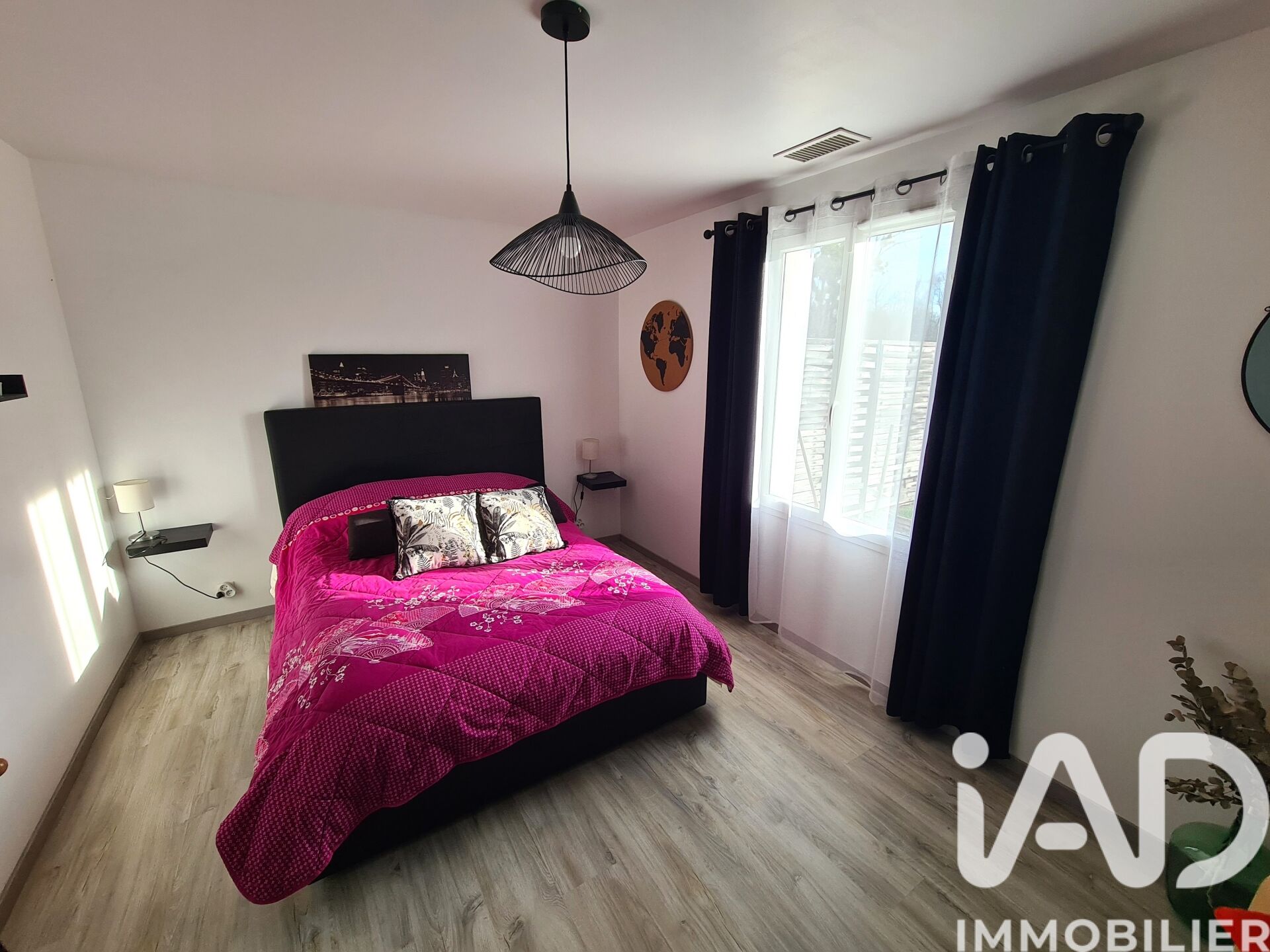 Puy-Du-Lac - 213m² - 9p. - 5ch.
