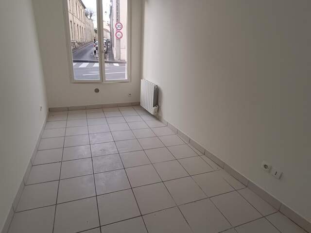 STUDIO TRIBUNAL PONTOISE TRES FAIBLES CHARGES — photo du bien