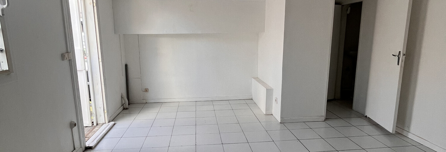 Commerce  35 m² à louer à Les Abymes (97139)