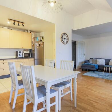 Appartement 3 pièces 240000 €