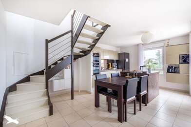 Appartement 4 pièces 348963 €