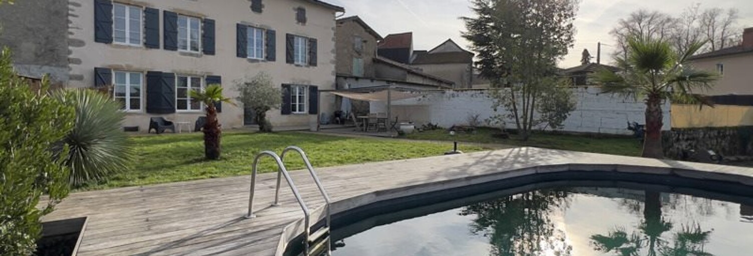 Maison 8 Pièces 330 m² à vendre à Confolens (16500)