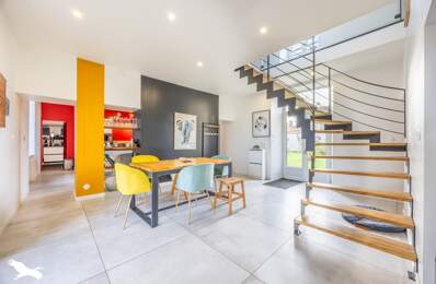 Maison en pierre de 7 pièces principales — photo du bien