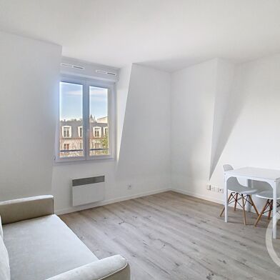 Appartement 1 pièces 700 €