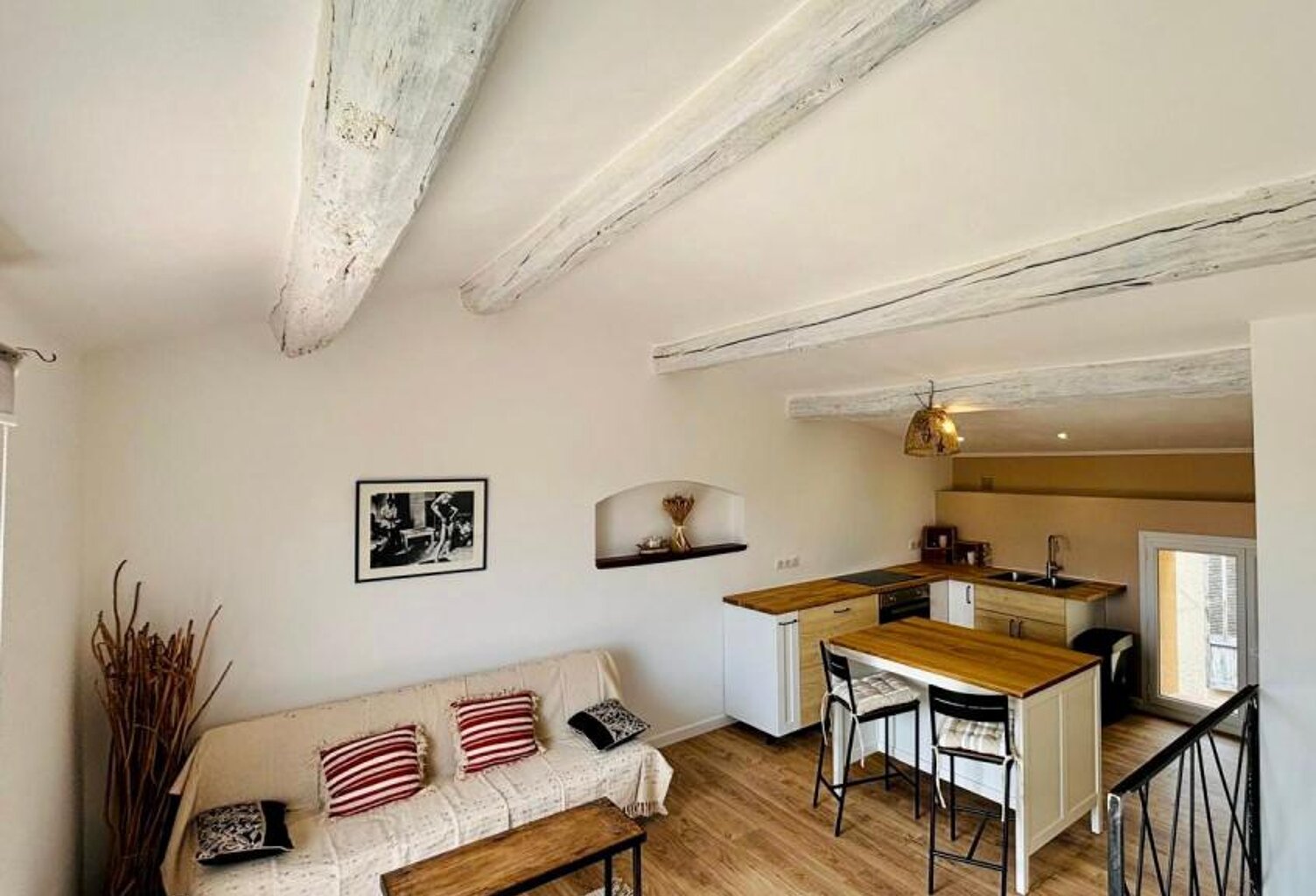 Maison de village meublée T2 avec terrasse - MONTAGNAC-MONTPEZAT — photo 1