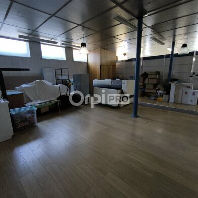 Commerce  300000 €