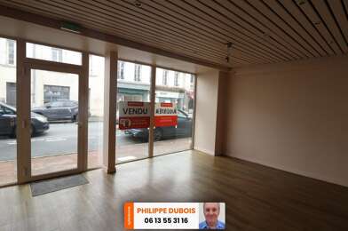 Bureau 7 pièces 1200 €