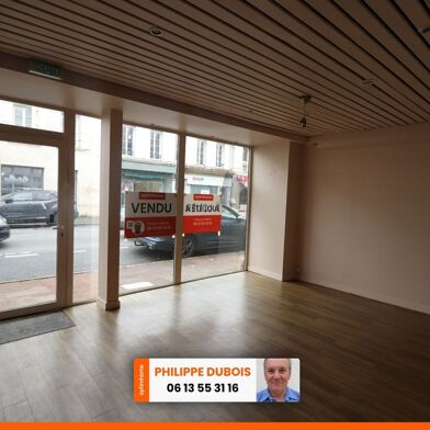 Bureau 7 pièces 1200 €